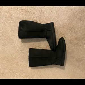 LIKE NEW black Uggs